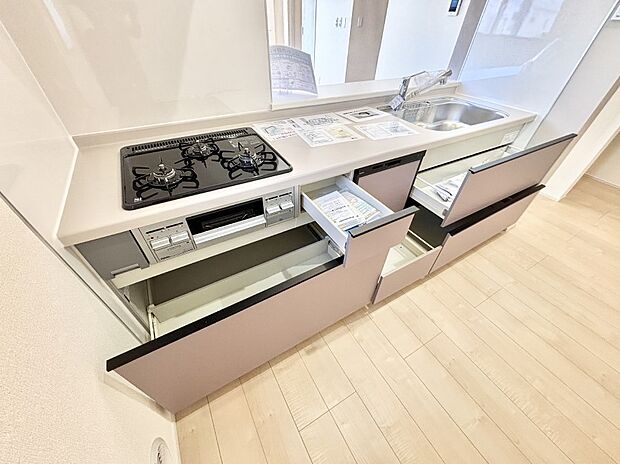 使いやすさを優先したスライド式収納タイプ!