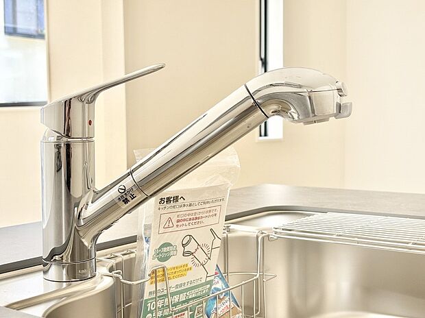 いつでも清潔なおいしいお水を。一つの水栓で水道水と浄水を使い分け。