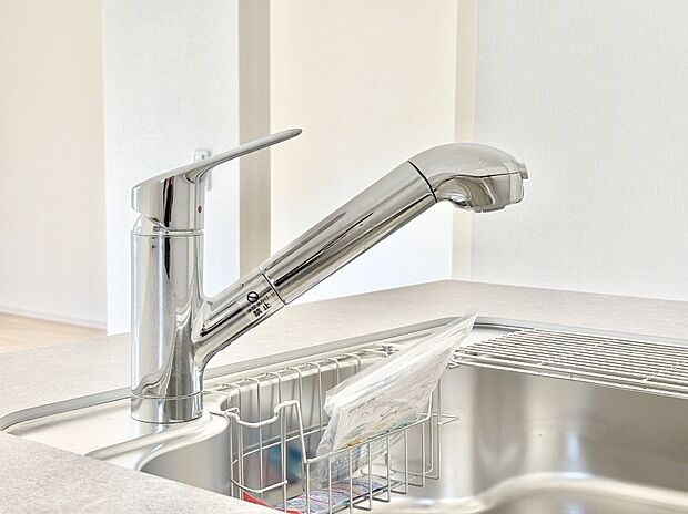 いつでも清潔なおいしいお水を。一つの水栓で水道水と浄水を使い分け。