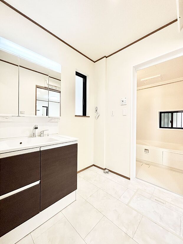 広々とゆとりのあるランドリースペース。