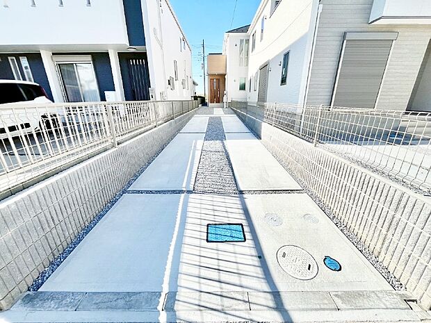 目の前が駐車場だと雨の日も大量にお買い物をした時も便利ですね