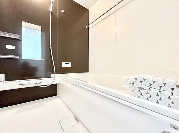 落ち着いた雰囲気でゆっくりお寛ぎいただけるバスルーム