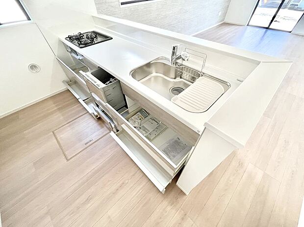 使いやすさを優先したスライド式収納タイプ!