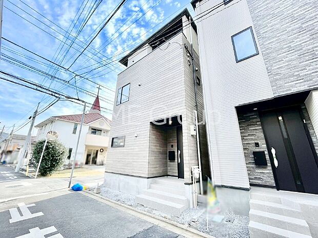 たっぷりの陽光と開放感に包まれる明るい住まい