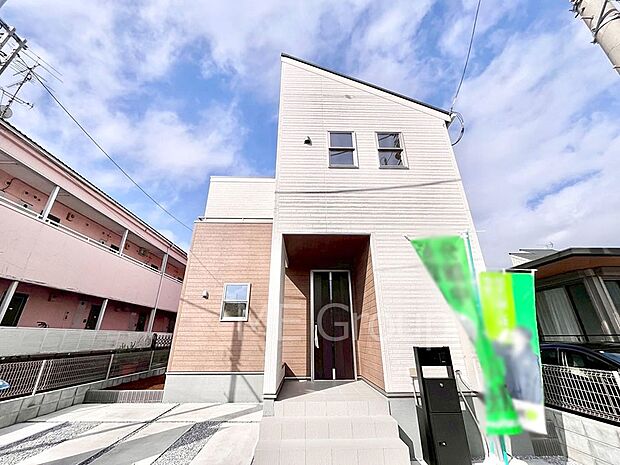 洗練された外観、上質な住空間が広がる室内は永く安心して過ごせる住居です。