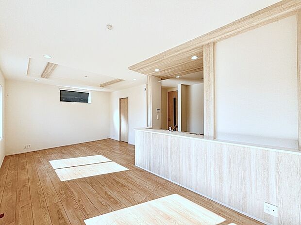 家族団らんの時間も増えそうなくつろぎのリビングダイニング。