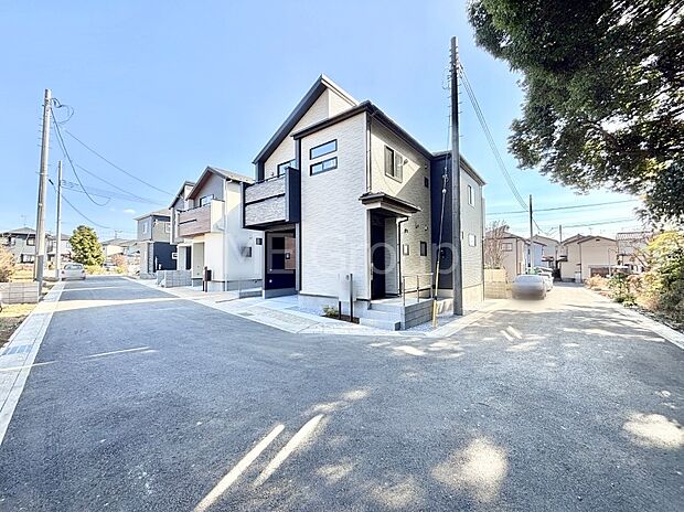 角地なので日当たりも良く、お家が堂々として見えます。