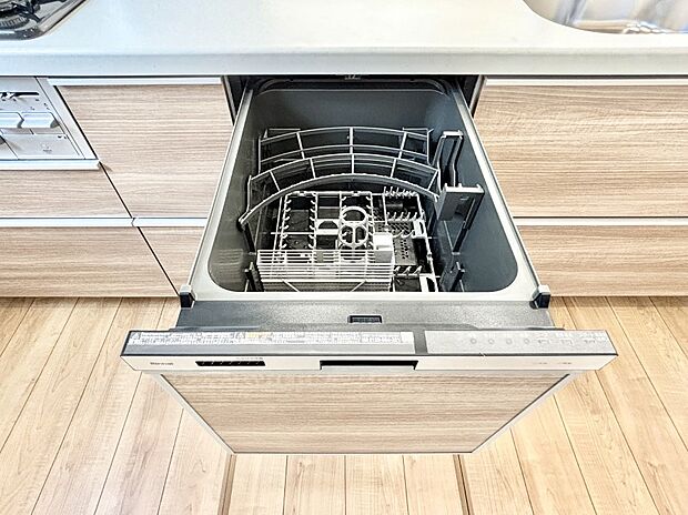 面倒なお片づけは食洗機にお任せ！家事の負担が減って、時間にも気持ちにもゆとりができます。