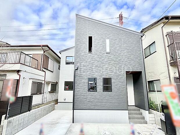 洗練された外観、上質な住空間が広がる室内は永く安心して過ごせる住居です。