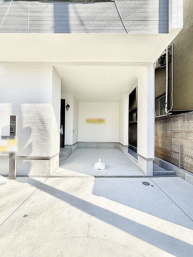 ビルトインタイプは大切なお車を傷や汚れから守ることができます。