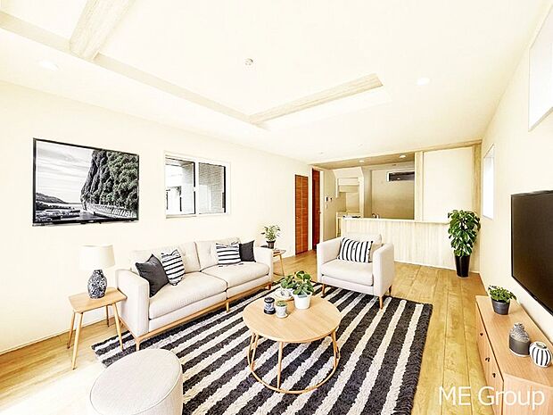 落ち着いた雰囲気のLDKは家族みんなの快適空間※家具はCGです