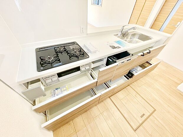 使いやすさを優先したスライド式収納タイプ！