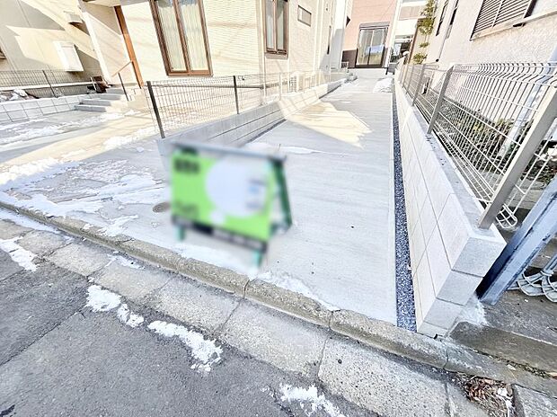 駐車2台可能！急なお客様の駐車に。また、ご家族の自転車スペースとしても大活躍。