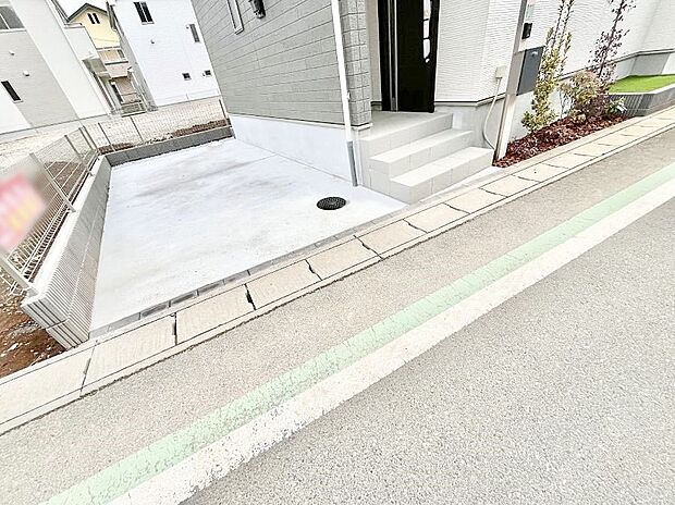 駐車2台可能！急なお客様の駐車に。また、ご家族の自転車スペースとしても大活躍。