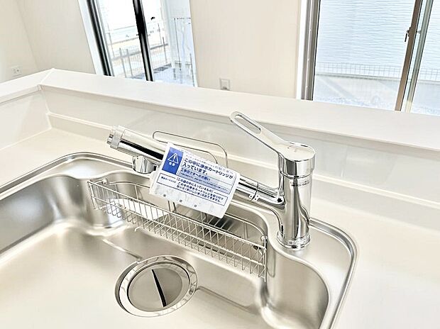 浄水器一体型のキッチンで洗い物用・料理用と切り替え簡単!