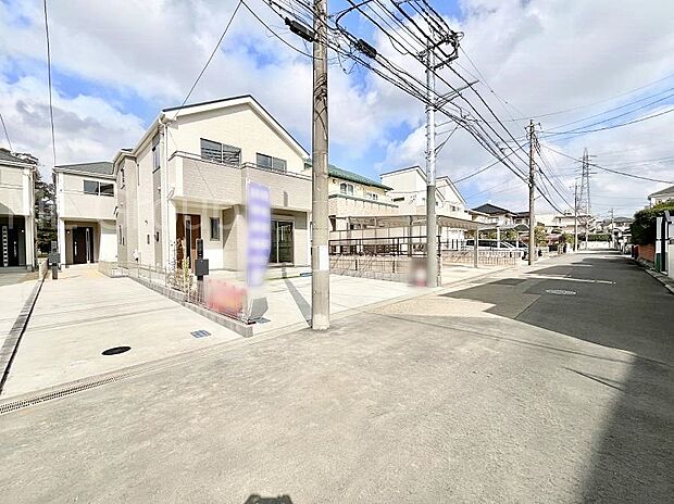 前面道路はきちんと整備されています