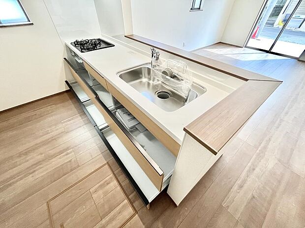 使いやすさを優先したスライド式収納タイプ!