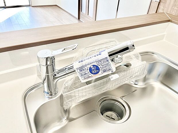 浄水器一体型のキッチンで洗い物用・料理用と切り替え簡単!