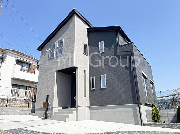 溢れる陽光でご家族の笑顔も輝く