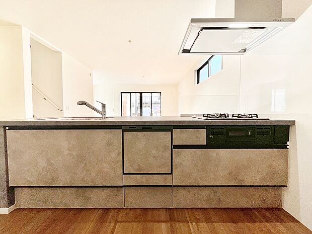 毎日使うキッチンだから、使いやすさ&お手入れのしやすさにこだわりました。