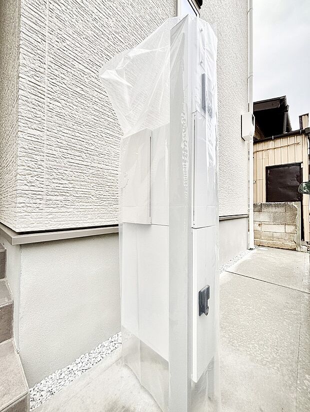 シンプルデザインのポスト。