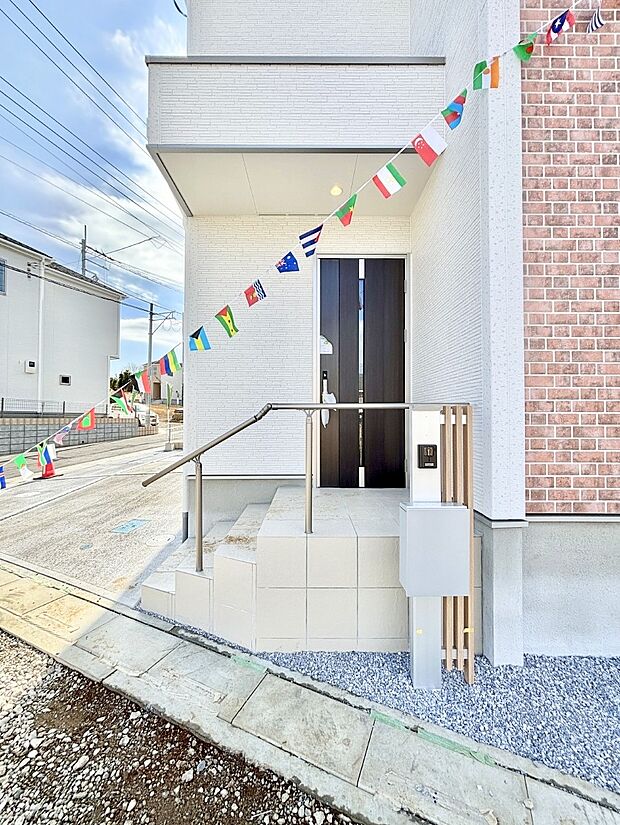 大切な家族、来客を出迎える玄関。