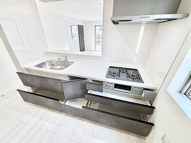 使いやすさを優先したスライド式収納タイプ!