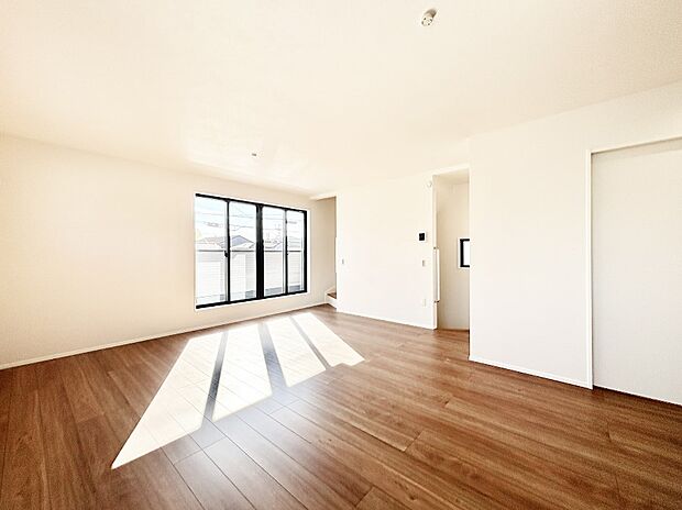 2階リビングはおひさまの光をたっぷりと取りこめ、ゆったりと過ごせます