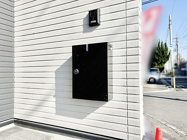 シンプルデザインのポスト。