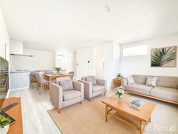 対面キッチン＆リビングイン階段を採用した家族の絆深まるＬＤＫ　※家具はCGです