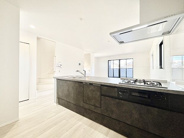 ゆとりあるキッチンではご家族と楽しくお料理ができます。