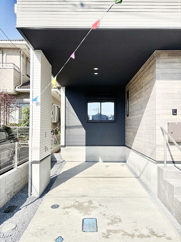 ビルトインタイプは大切なお車を傷や汚れから守ることができます。