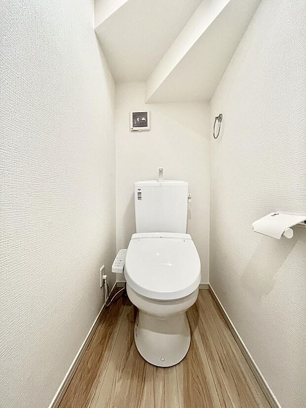 ウォシュレット付きトイレが安心の2箇所！朝のバタバタも一安心です。