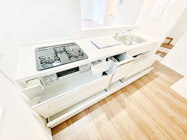 使いやすさを優先したスライド式収納タイプ!