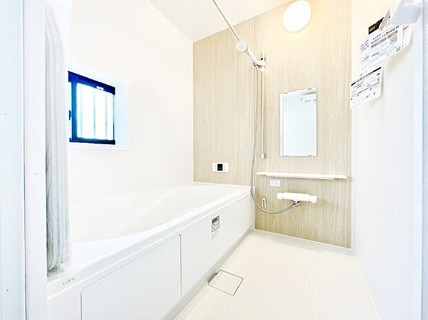 浴室乾燥機付きのバスルームでいつでも快適なバスタイムが楽しめます!