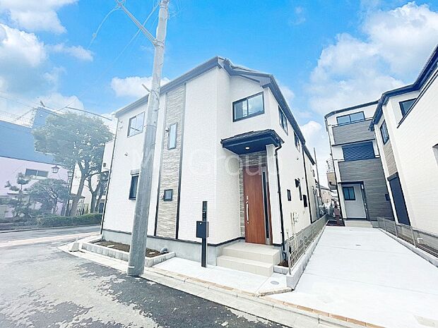 洗練された外観、上質な住空間が広がる室内は永く安心して過ごせる住居です。