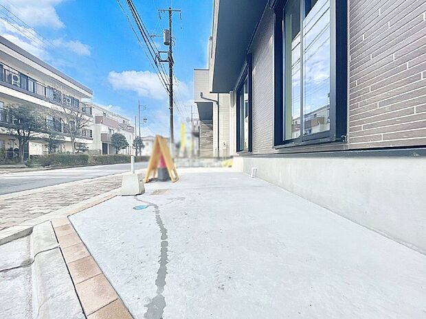 目の前が駐車場だと雨の日も大量にお買い物をした時も便利ですね