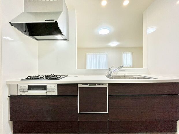 毎日使うキッチンだから、使いやすさ&お手入れのしやすさにこだわりました。