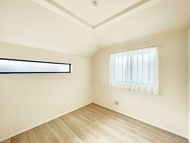 子ども部屋にぴったりの明るい空間。