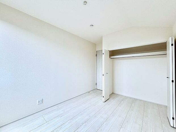子供部屋にもおすすめな収納スペースたっぷりの居室