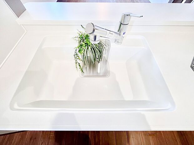 広々としたシンクでお料理やお皿洗いもラクラク快適に!