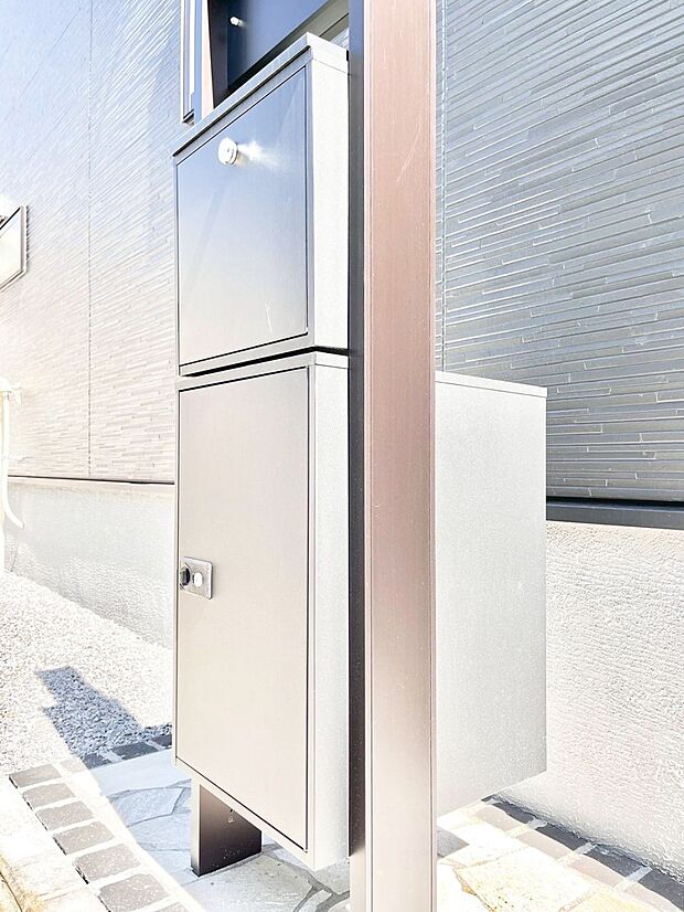 留守時の荷物の受け取りに便利な宅配ボックス