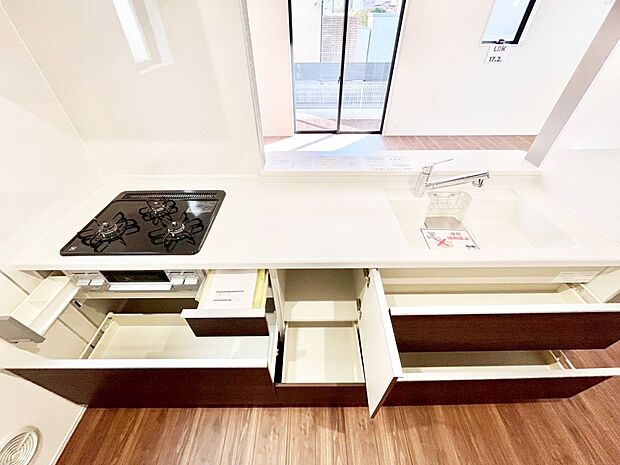 使いやすさを優先したスライド式収納タイプ！