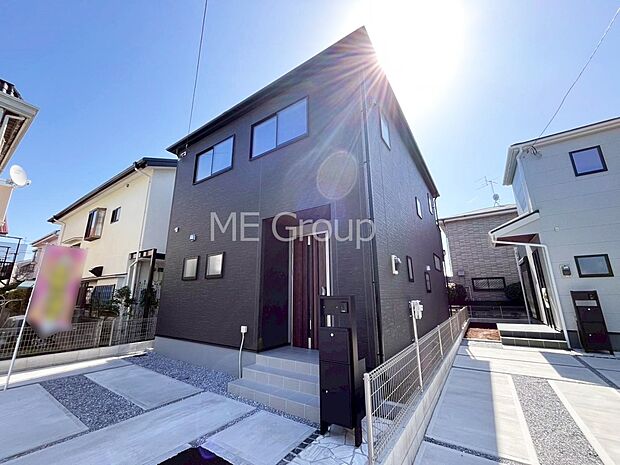 溢れる陽光でご家族の笑顔も輝く