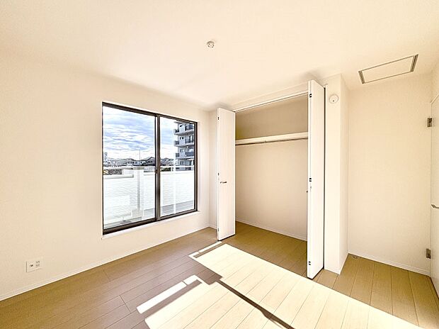 収納が充実しているので居住スペースを広々使えます