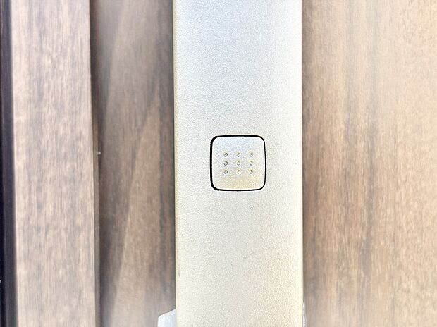 スマートに開錠できる電子キー　