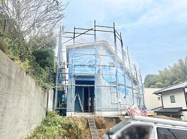 たっぷりの陽光と心地よい風が舞い込む住まい