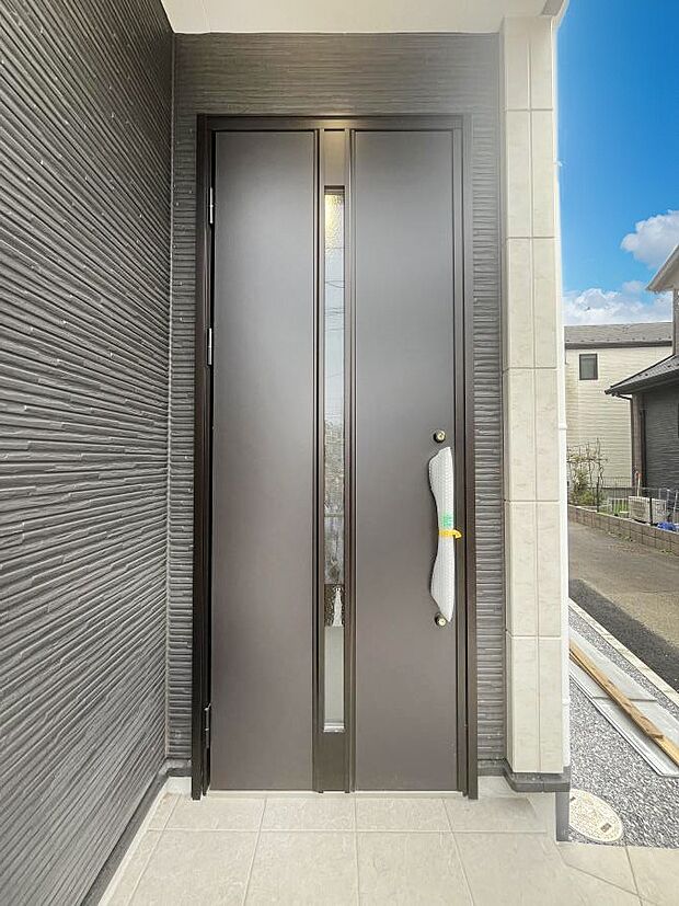 大切な家族、来客を出迎える玄関。