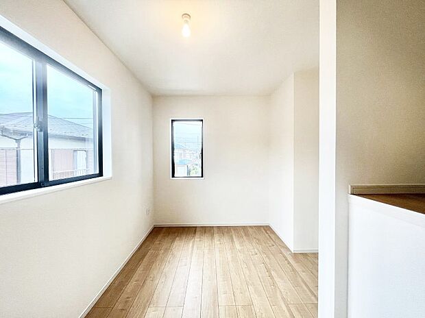 2面採光なので、明るく風通しも良く心地良い生活が送れます。