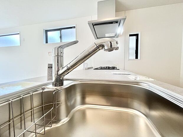 いつでも清潔なおいしいお水を。一つの水栓で水道水と浄水を使い分け。